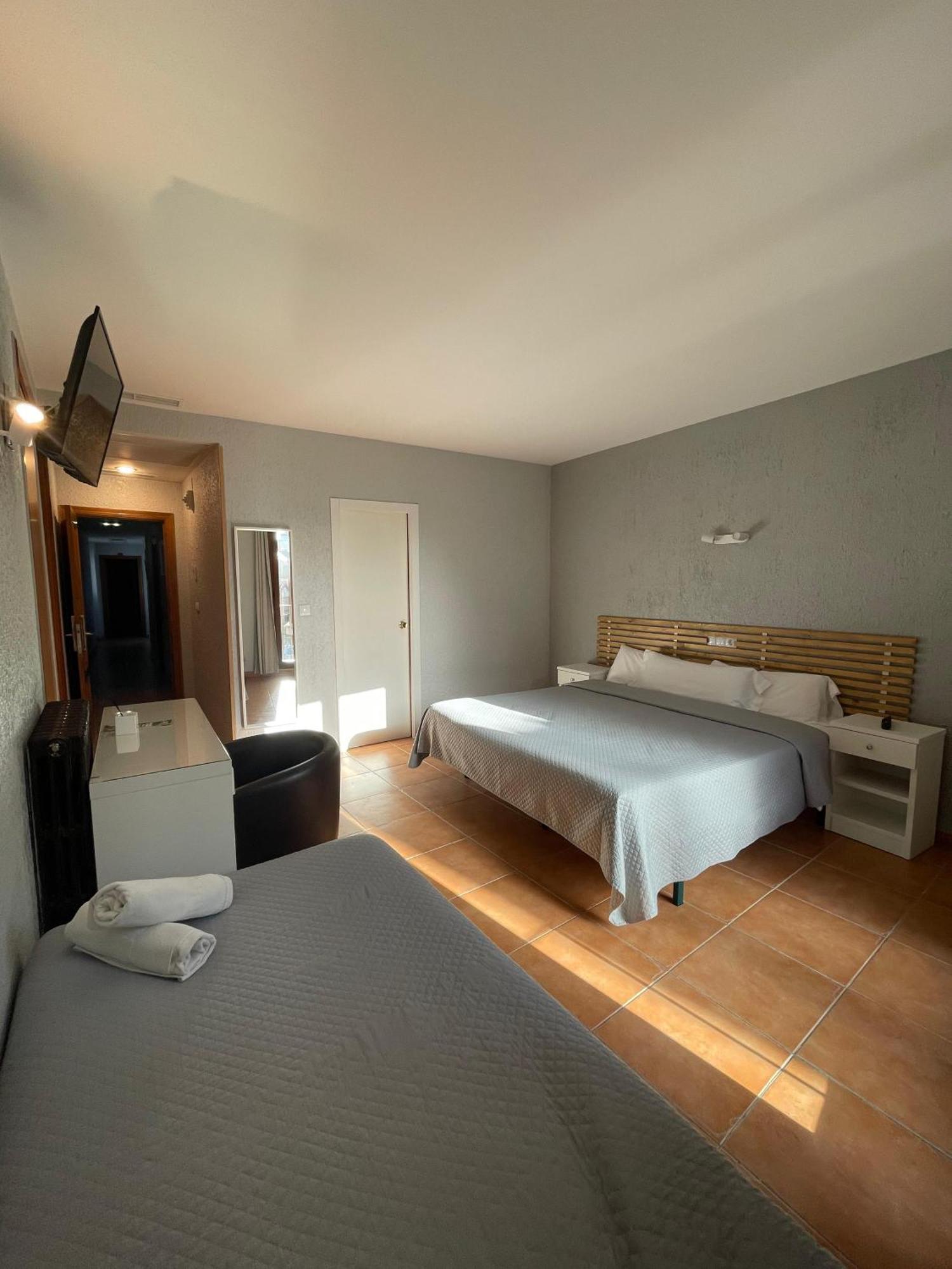Hotel Acebo Plaza Mayor Jaca Eksteriør billede